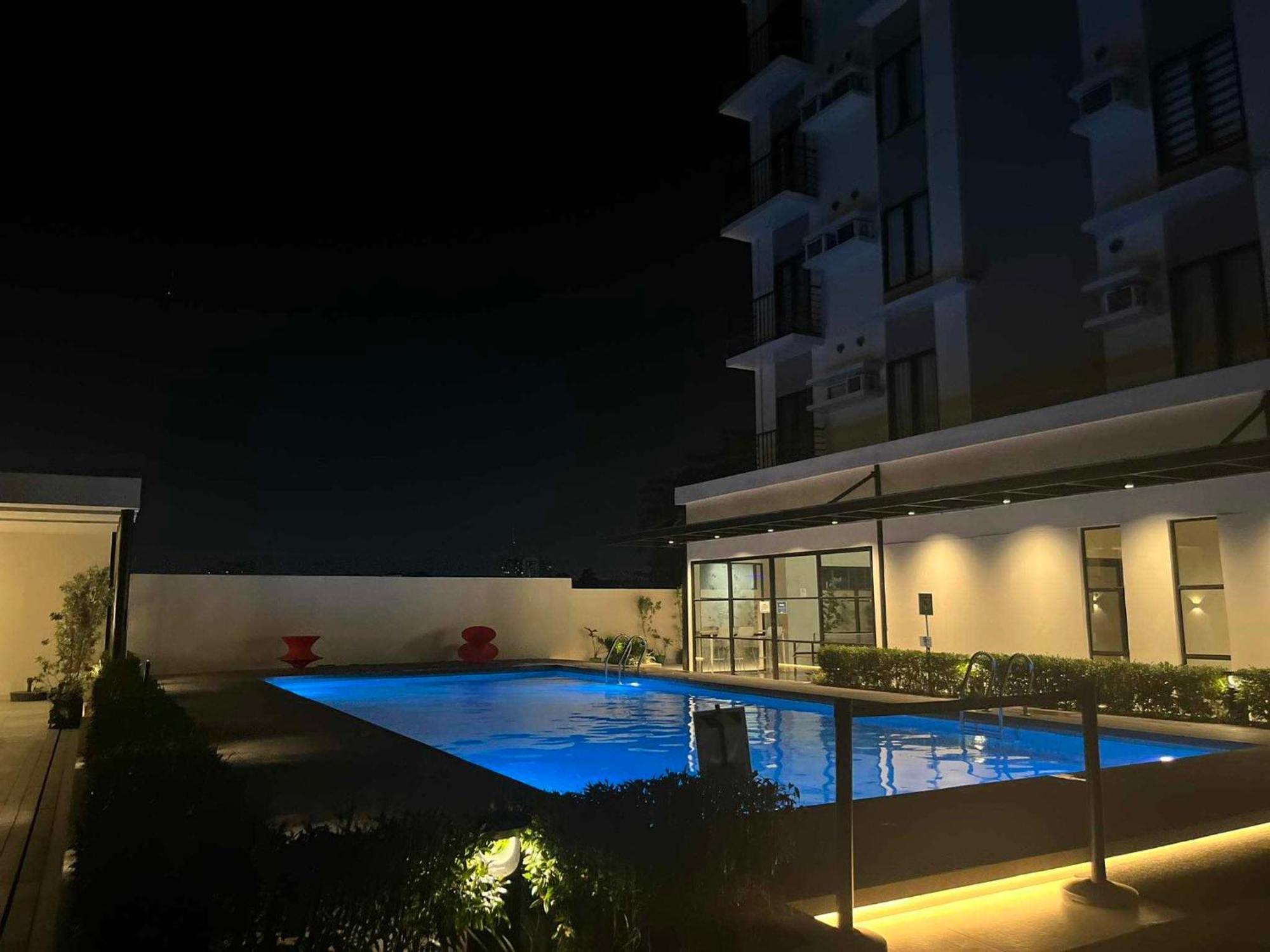 The Median Condominium Cebu Exterior photo